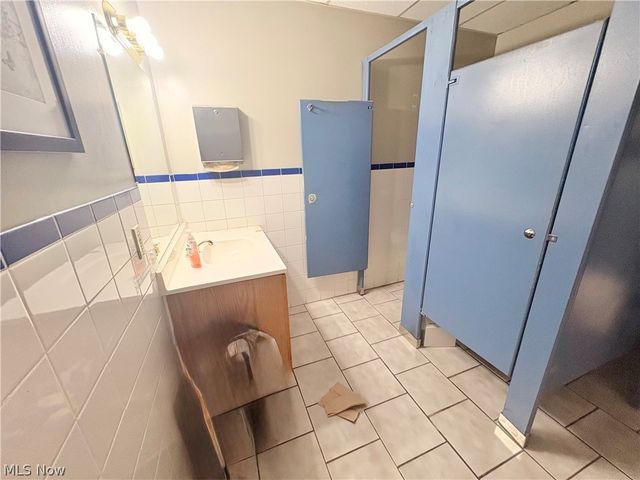 4367 Rocky River Drive, Cleveland, OH 44135