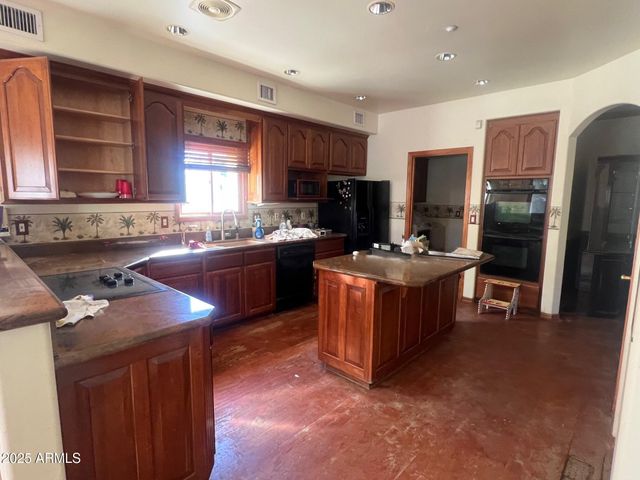 23701 N 81st Avenue, Peoria, AZ 85383