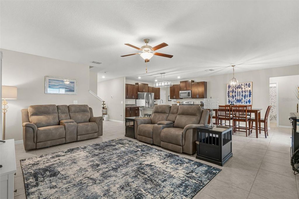 Image 14 of property listing at 9823 LEMON DROP LOOP, Ruskin, FL 33573