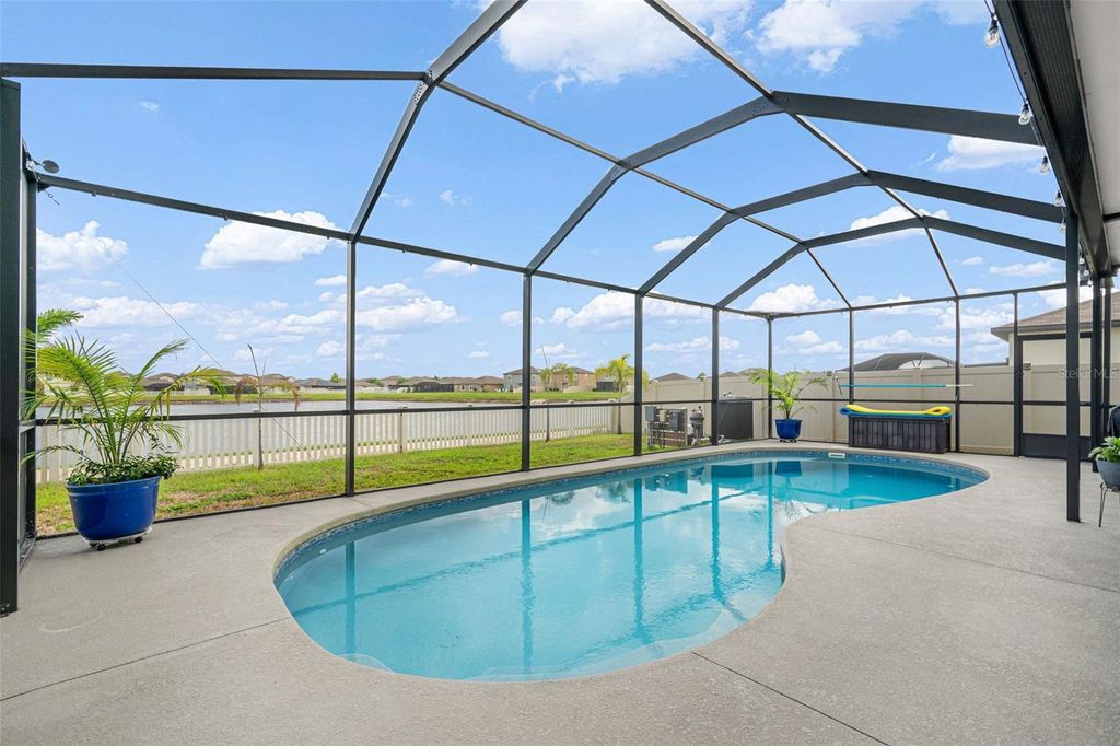Image 36 of property listing at 9823 LEMON DROP LOOP, Ruskin, FL 33573