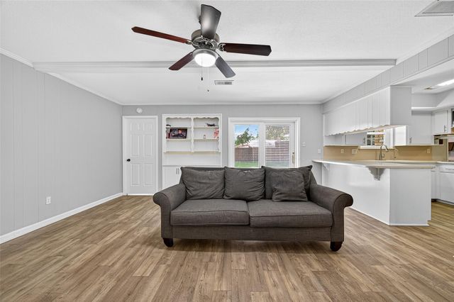 7259 Shady Arbor Lane, Houston, TX 77040