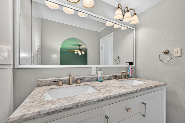 7259 Shady Arbor Lane, Houston, TX 77040