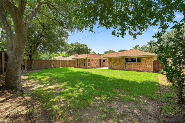 7259 Shady Arbor Lane, Houston, TX 77040