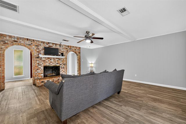 7259 Shady Arbor Lane, Houston, TX 77040