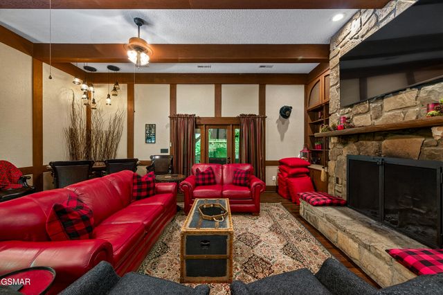 1116 Ski Mountain Road, Gatlinburg, TN 37738
