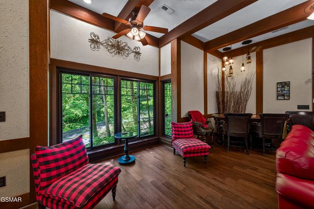 1116 Ski Mountain Road, Gatlinburg, TN 37738