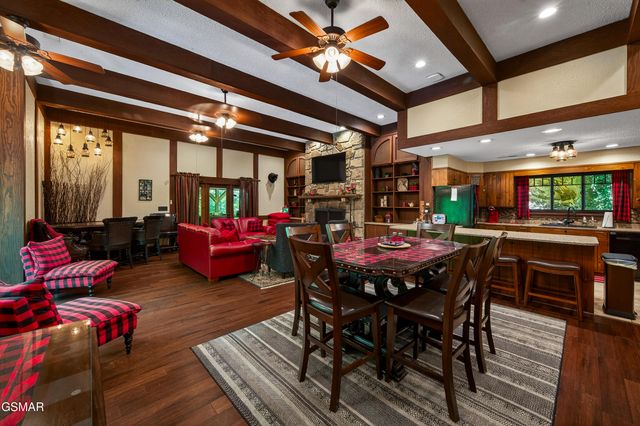 1116 Ski Mountain Road, Gatlinburg, TN 37738