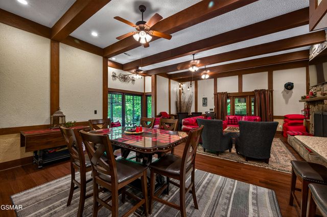 1116 Ski Mountain Road, Gatlinburg, TN 37738