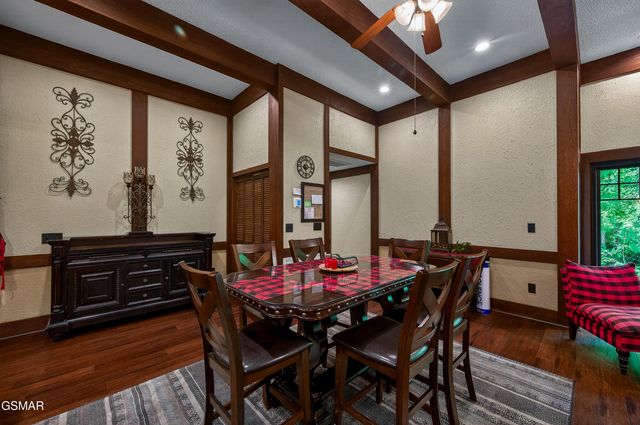 1116 Ski Mountain Road, Gatlinburg, TN 37738