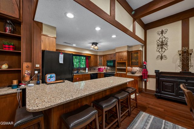 1116 Ski Mountain Road, Gatlinburg, TN 37738