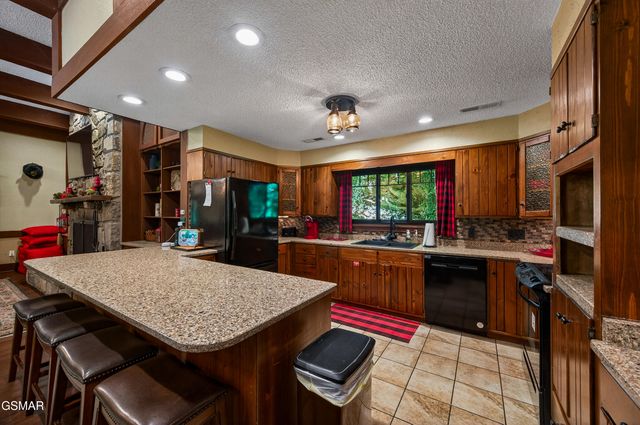 1116 Ski Mountain Road, Gatlinburg, TN 37738