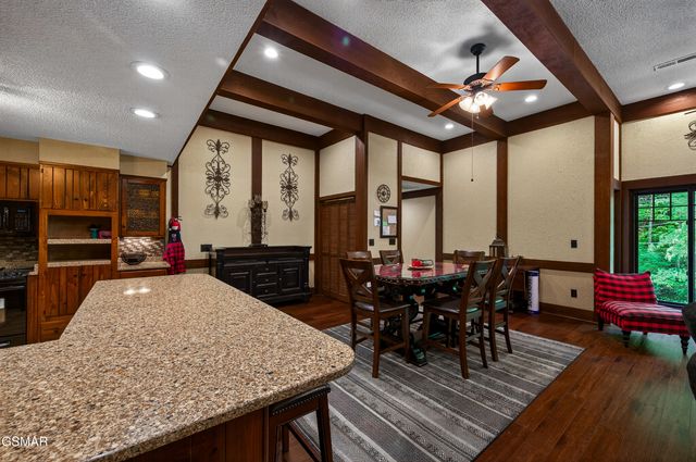1116 Ski Mountain Road, Gatlinburg, TN 37738