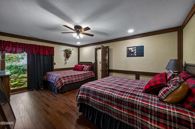 1116 Ski Mountain Road, Gatlinburg, TN 37738