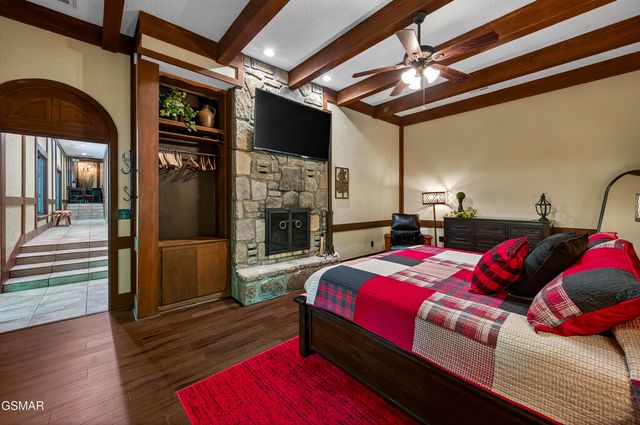 1116 Ski Mountain Road, Gatlinburg, TN 37738