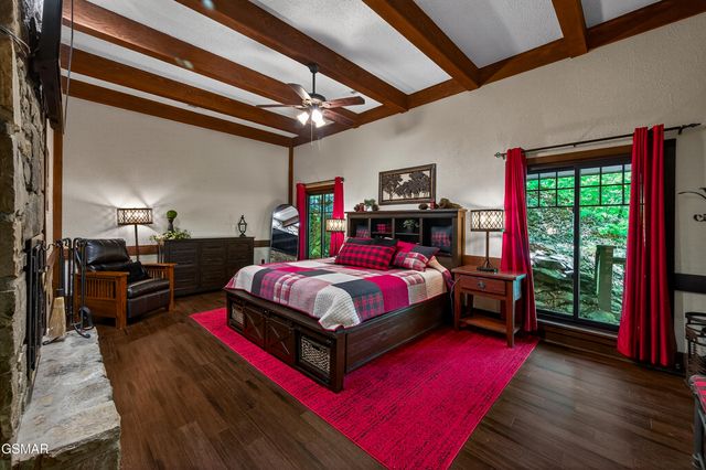 1116 Ski Mountain Road, Gatlinburg, TN 37738