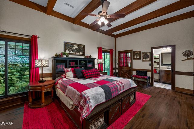 1116 Ski Mountain Road, Gatlinburg, TN 37738