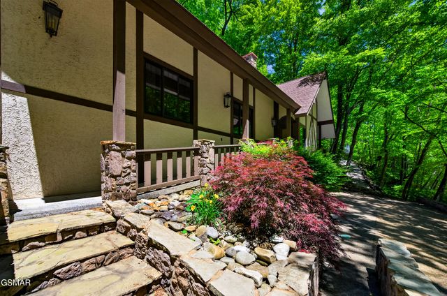 1116 Ski Mountain Road, Gatlinburg, TN 37738