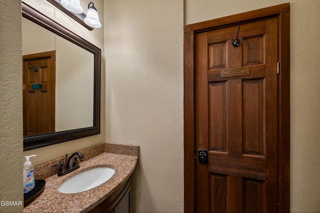 1116 Ski Mountain Road, Gatlinburg, TN 37738