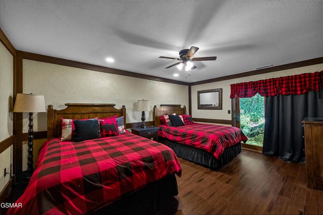 1116 Ski Mountain Road, Gatlinburg, TN 37738
