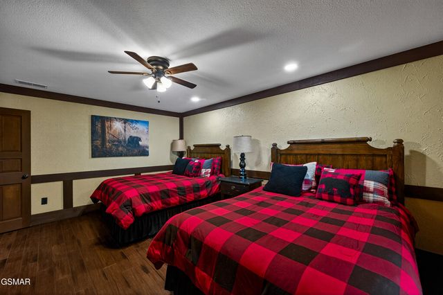 1116 Ski Mountain Road, Gatlinburg, TN 37738