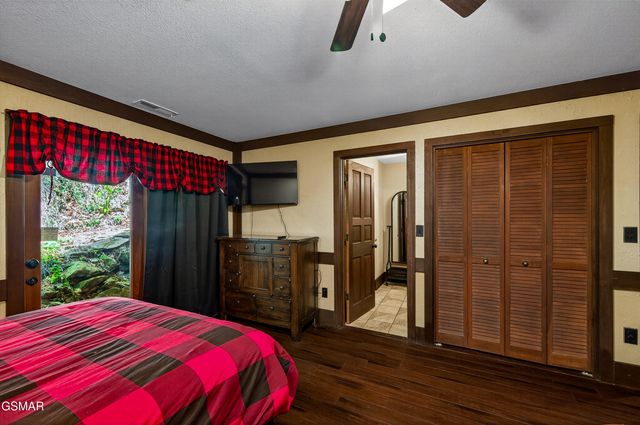1116 Ski Mountain Road, Gatlinburg, TN 37738