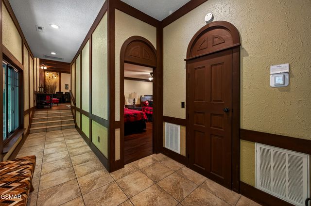 1116 Ski Mountain Road, Gatlinburg, TN 37738