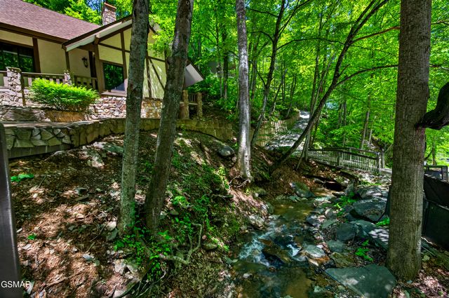 1116 Ski Mountain Road, Gatlinburg, TN 37738