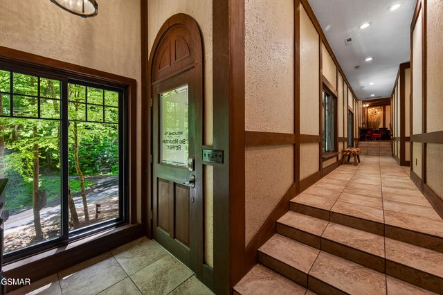 1116 Ski Mountain Road, Gatlinburg, TN 37738