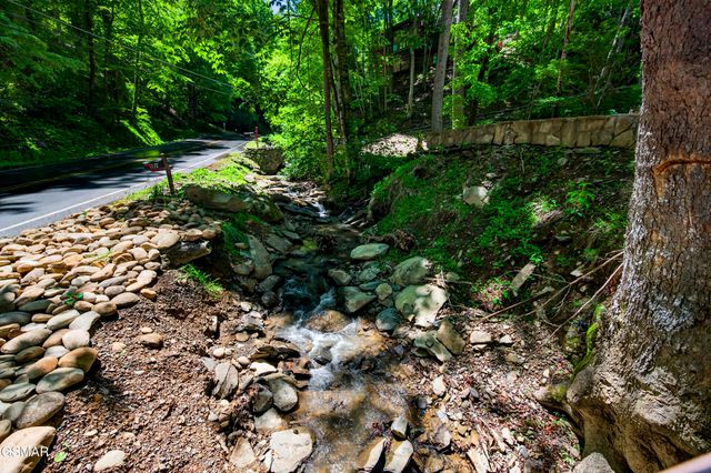 1116 Ski Mountain Road, Gatlinburg, TN 37738
