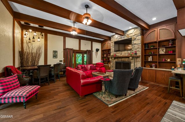 1116 Ski Mountain Road, Gatlinburg, TN 37738