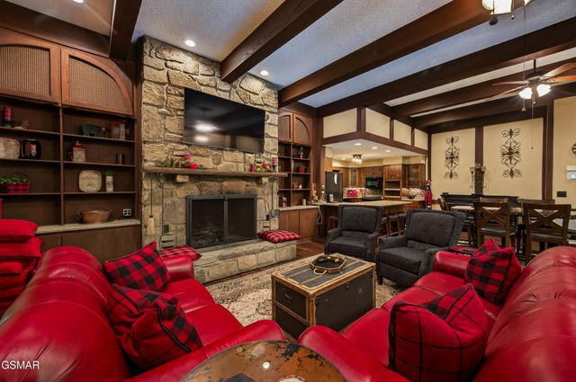 1116 Ski Mountain Road, Gatlinburg, TN 37738