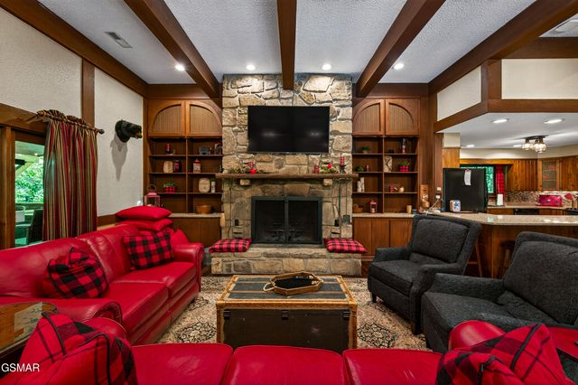 1116 Ski Mountain Road, Gatlinburg, TN 37738
