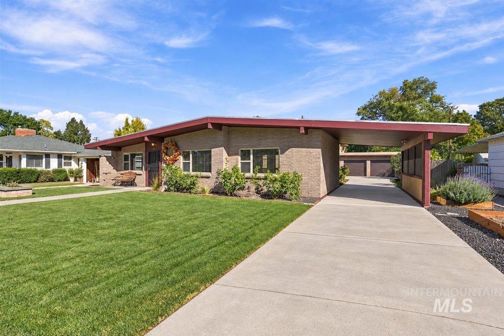 416 S Ivy St, Nampa, ID 83686 photo 2