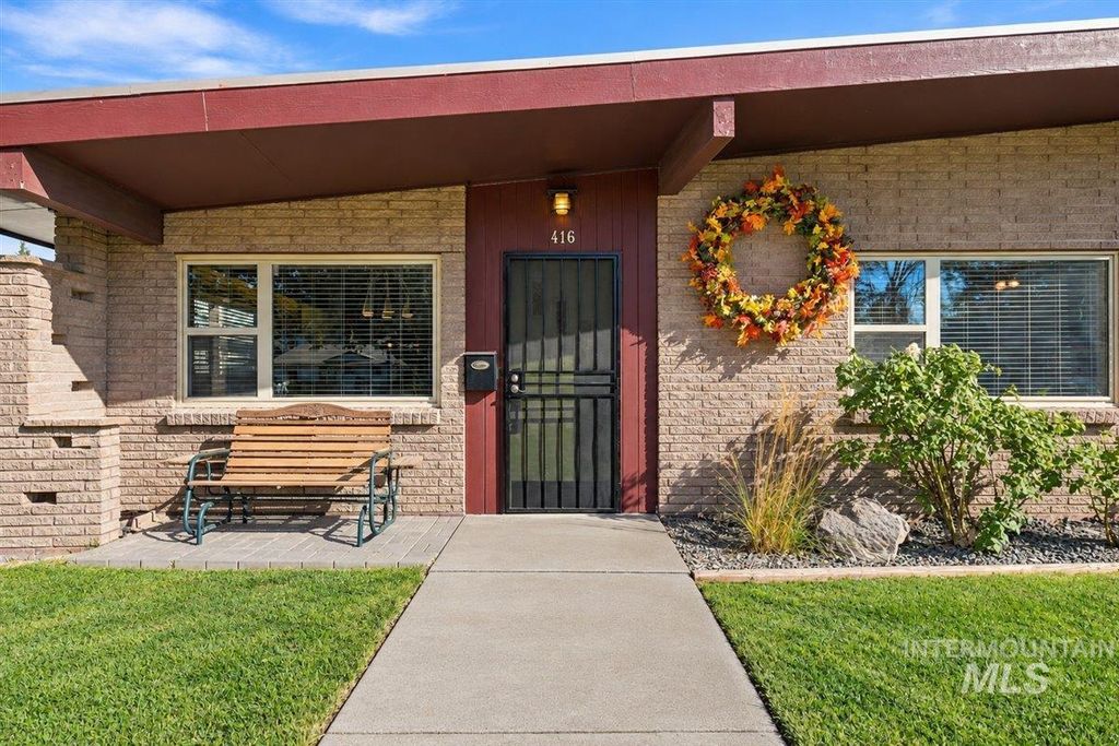 416 S Ivy St, Nampa, ID 83686 photo 3