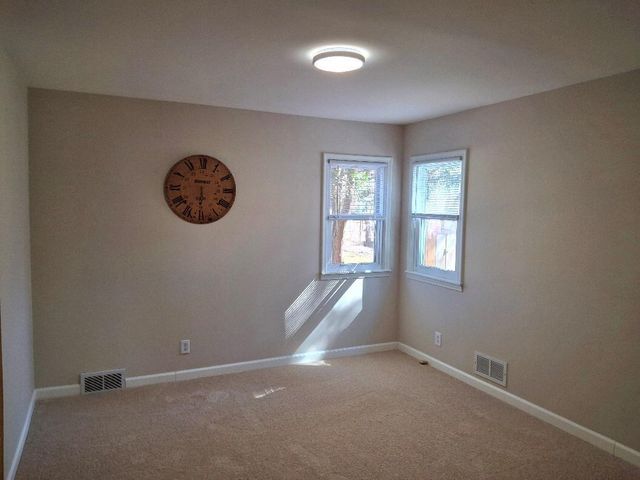 812 Mcknight Road N, Maplewood, MN 55119