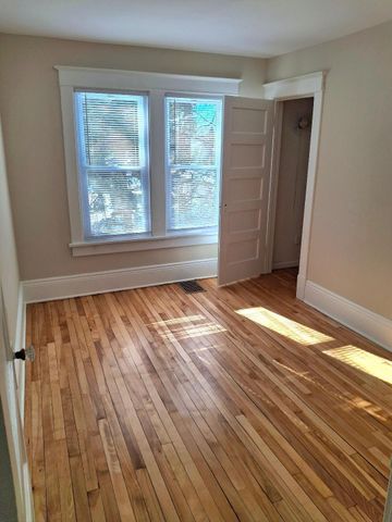 812 Mcknight Road N, Maplewood, MN 55119