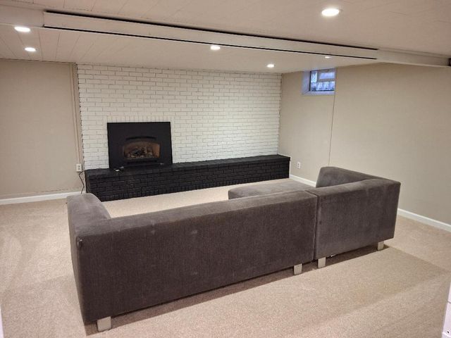 812 Mcknight Road N, Maplewood, MN 55119