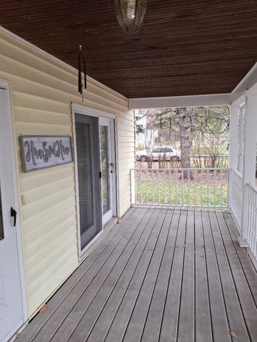 812 Mcknight Road N, Maplewood, MN 55119