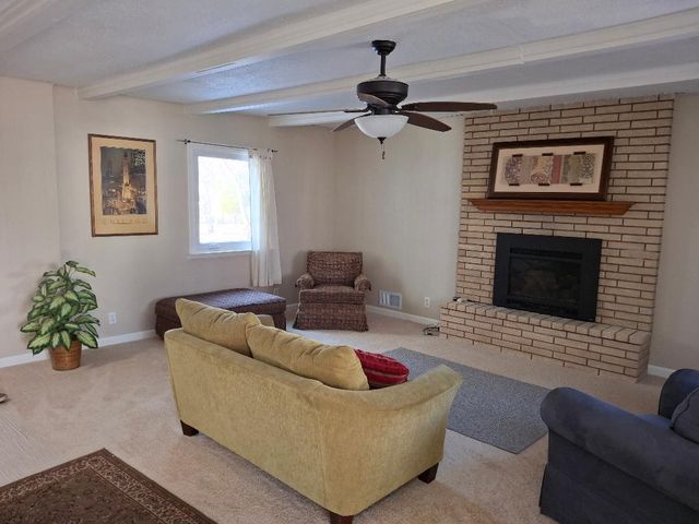 812 Mcknight Road N, Maplewood, MN 55119