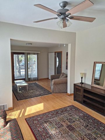 812 Mcknight Road N, Maplewood, MN 55119