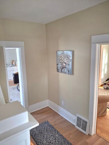 812 Mcknight Road N, Maplewood, MN 55119