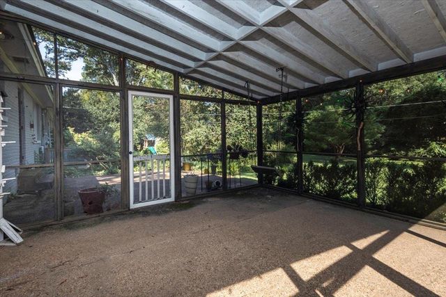 4910 COLE RD, Memphis, TN 38117