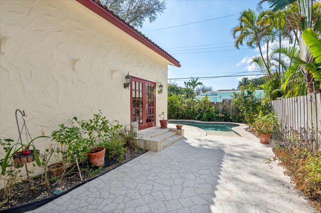 704 SE 8th Street, Fort Lauderdale, FL 33316