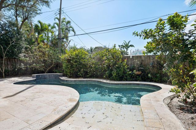 704 SE 8th Street, Fort Lauderdale, FL 33316