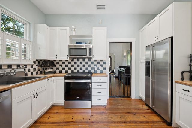 704 SE 8th Street, Fort Lauderdale, FL 33316