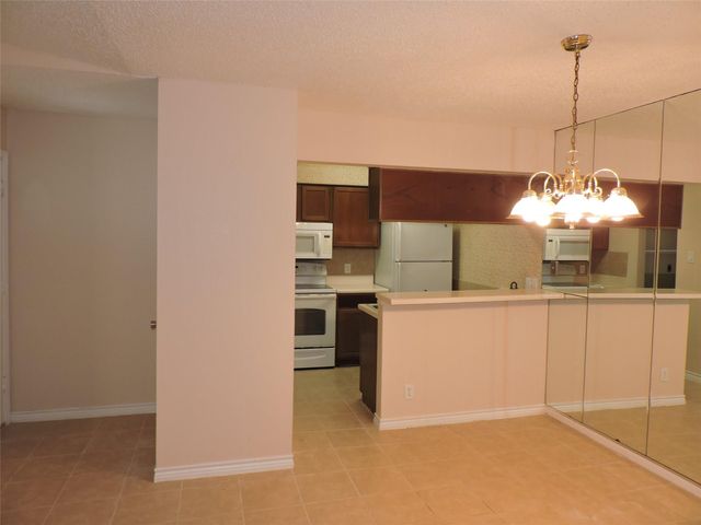17401 Red Oak Drive 104, Houston, TX 77090