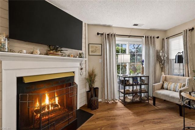 4863 Cypress Point CIR, Virginia Beach, VA 23455