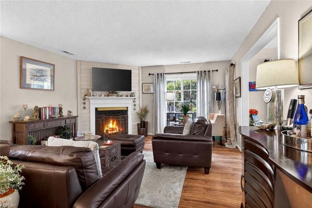 4863 Cypress Point CIR, Virginia Beach, VA 23455
