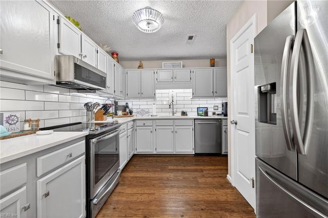 4863 Cypress Point CIR, Virginia Beach, VA 23455
