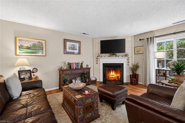 4863 Cypress Point CIR, Virginia Beach, VA 23455
